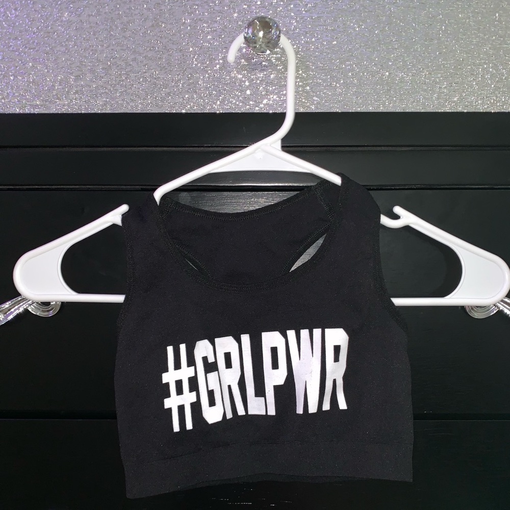 Black sports bra